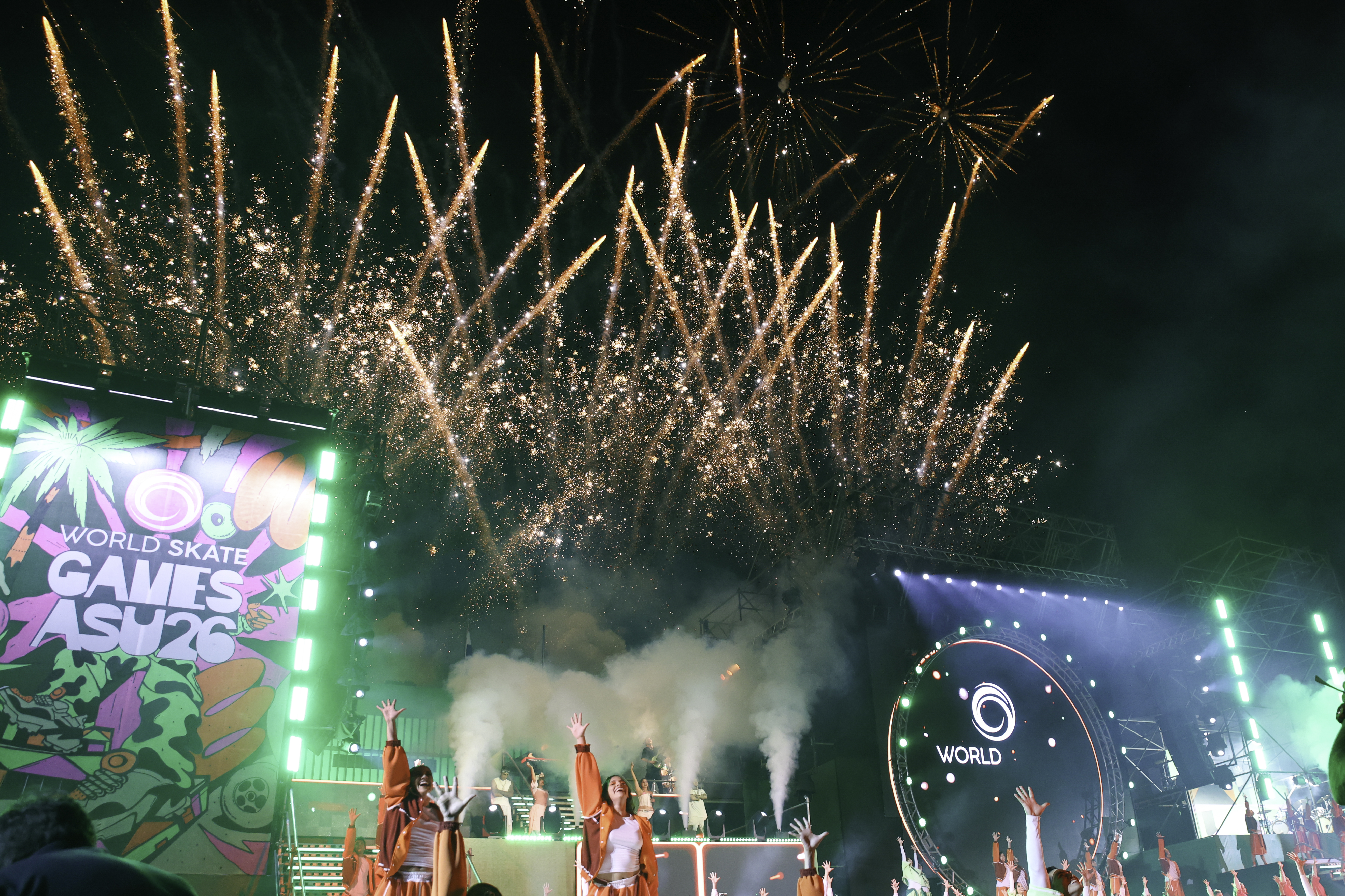 Fuegos artificiales durante la ceremonia de apertura de los World Skate Games Asunción 2026