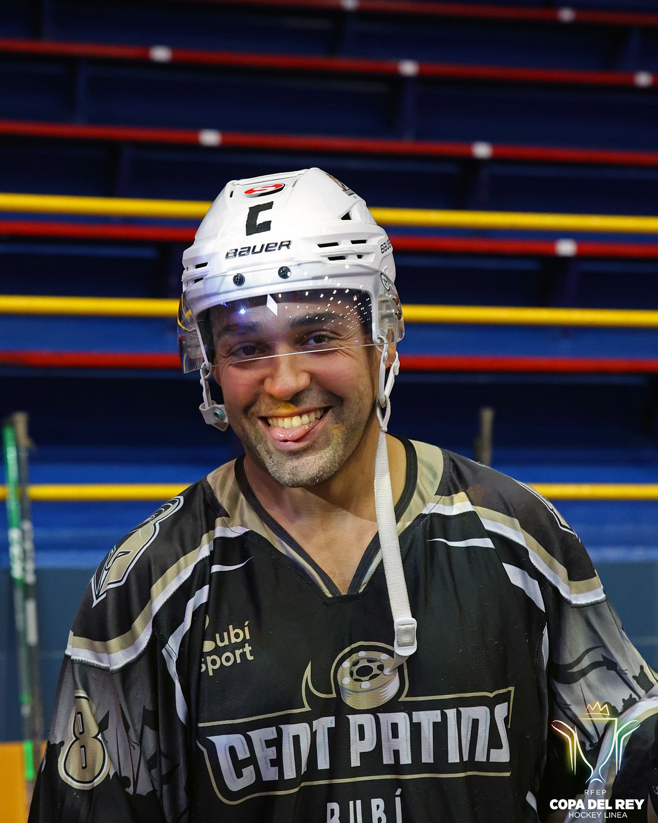Retrato de Marcus Fajardo con la equipación del Cent Patins de Rubí